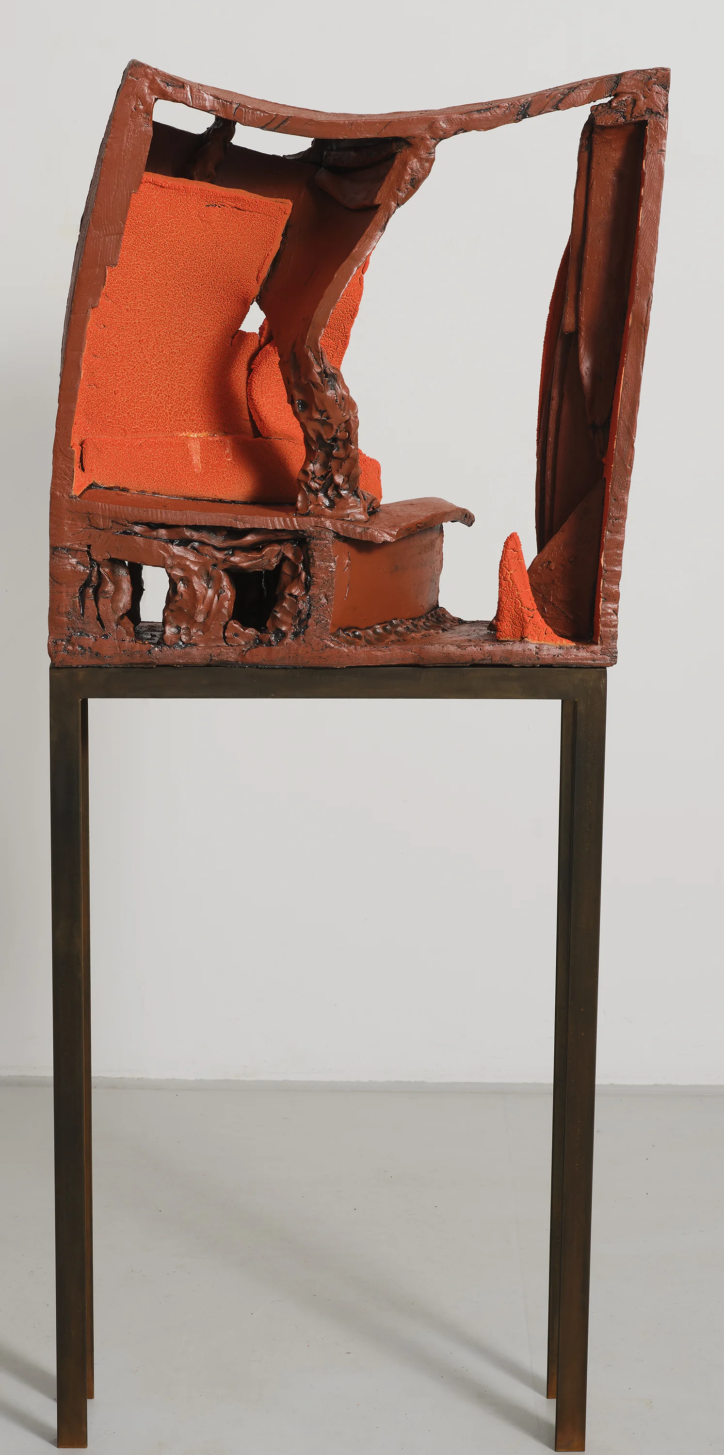Touching Ground: Statues and Vases by Arlene Shechet
