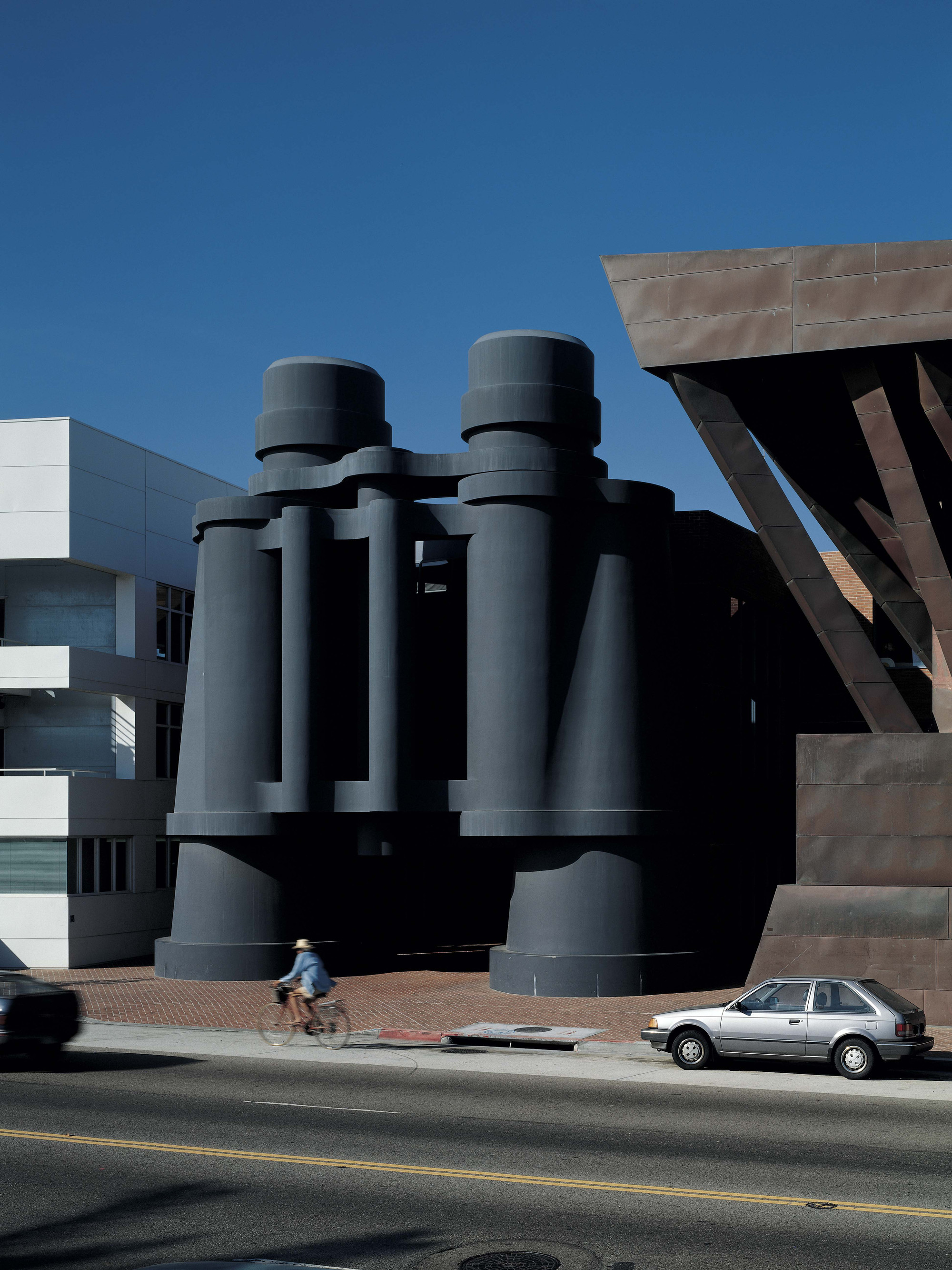 4028_Binoculars.jpg