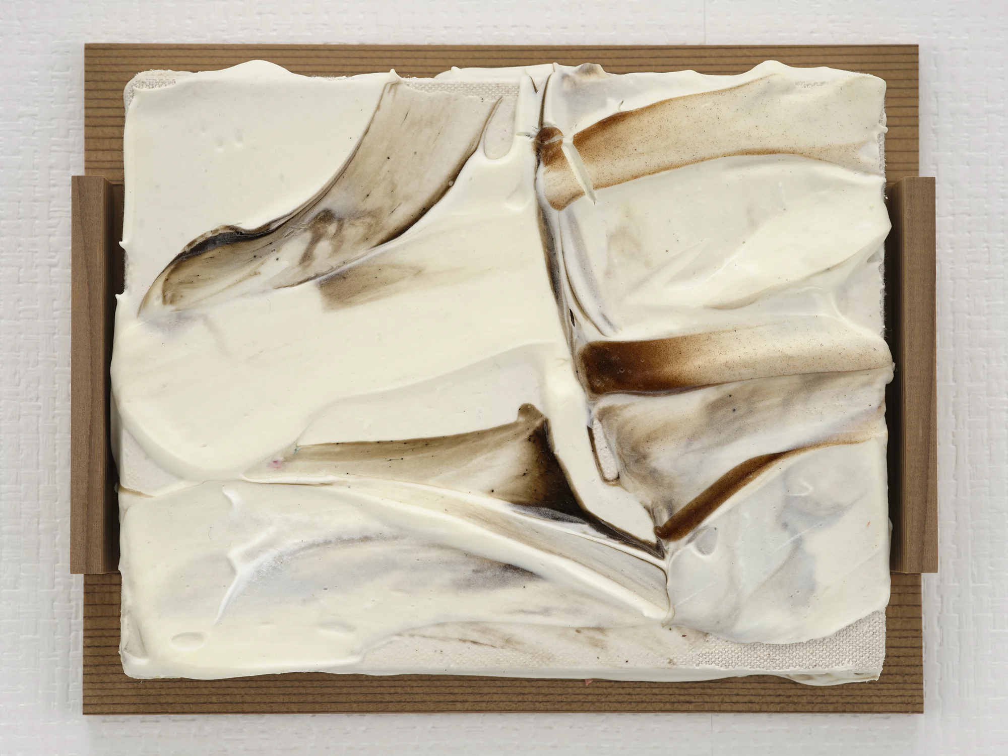 As if moving, as if not / 살풀이춤 salpuri-chum / Carrying a piece of happiness by Kenjiro Okazaki