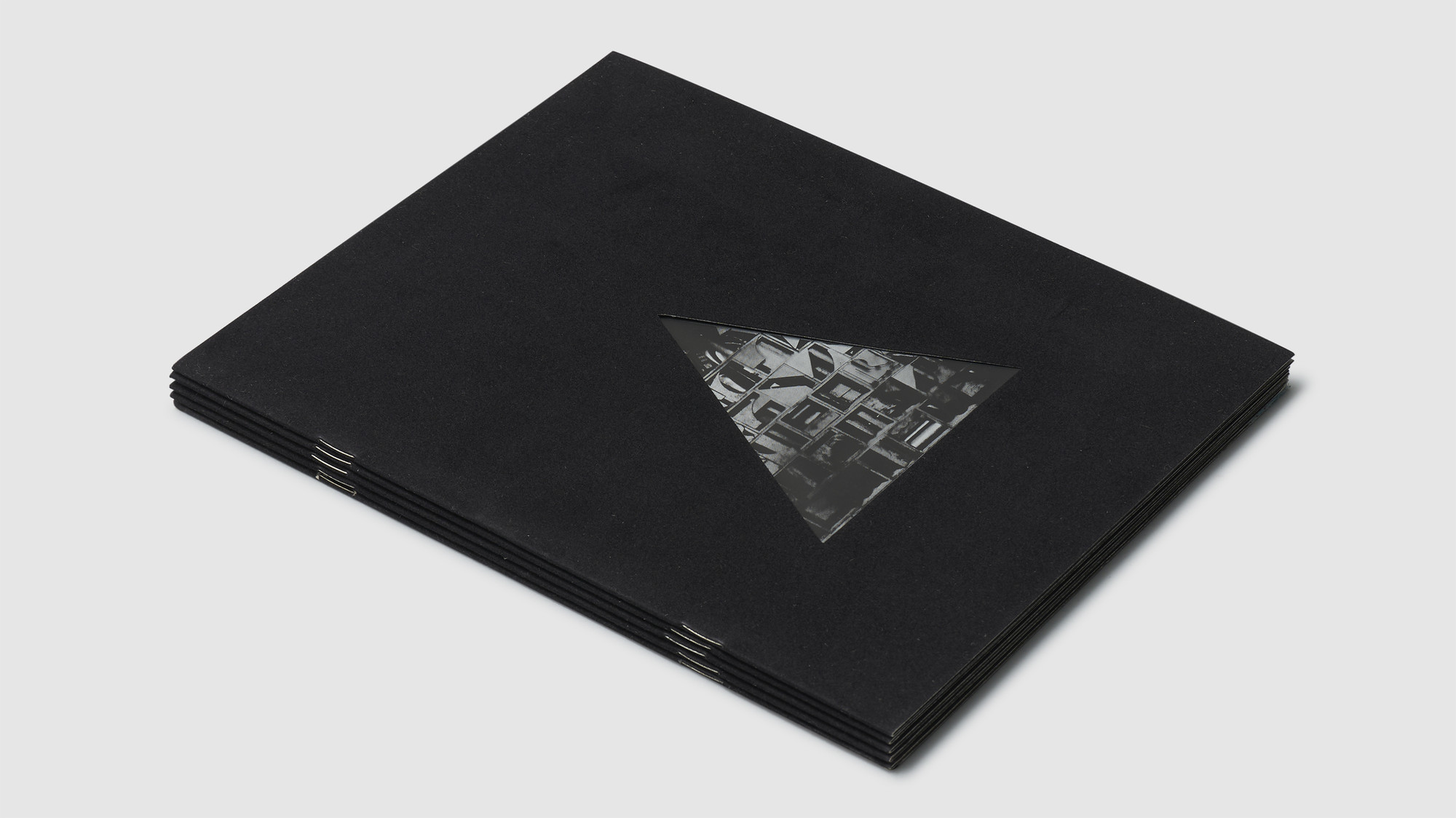 Catalogues_2021_NEVELSON_1964_V04_16-9.jpg