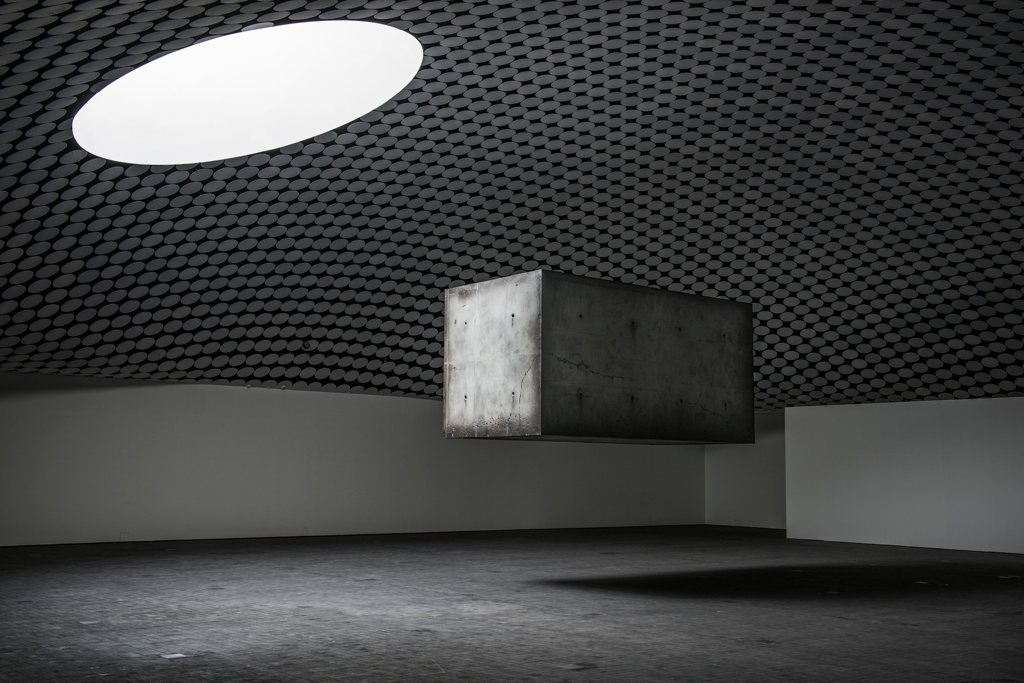 Copy of Studio Drift_Drifter_Elemental exhibition_Amos Rex_Helsinki_2019_Stella Ojala_2.jpeg