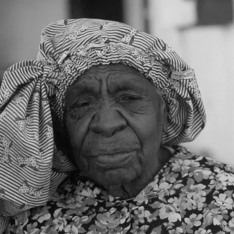 Emily_Kame_Kngwarreye_Artist photo