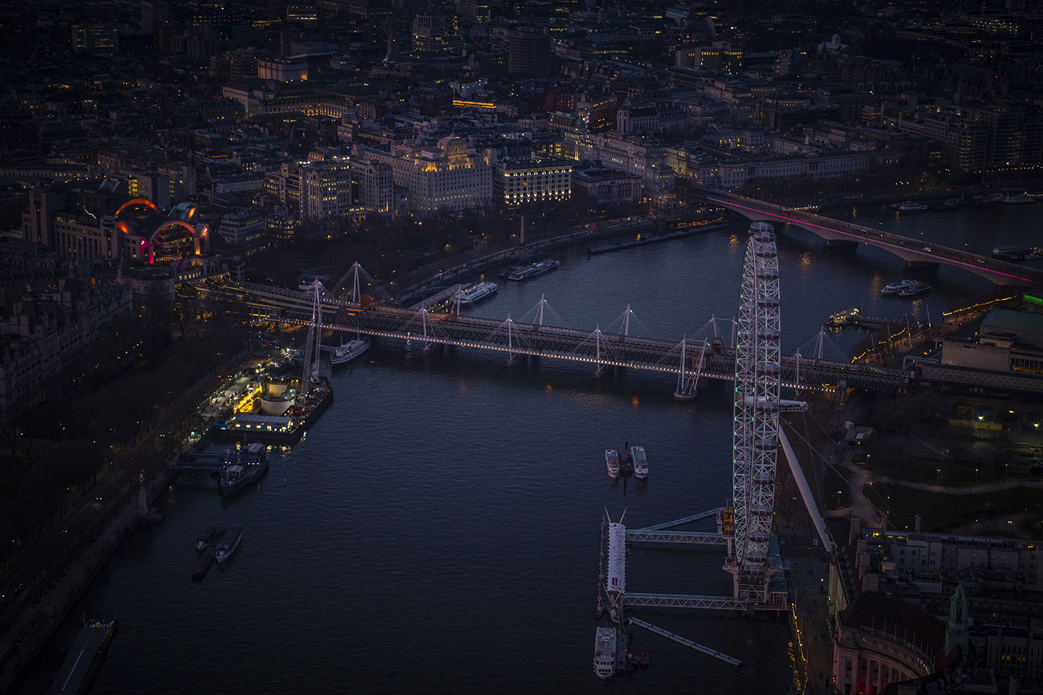 Golden Jubilee Footbridges_Illuminated River © Jason Hawkes.jpg
