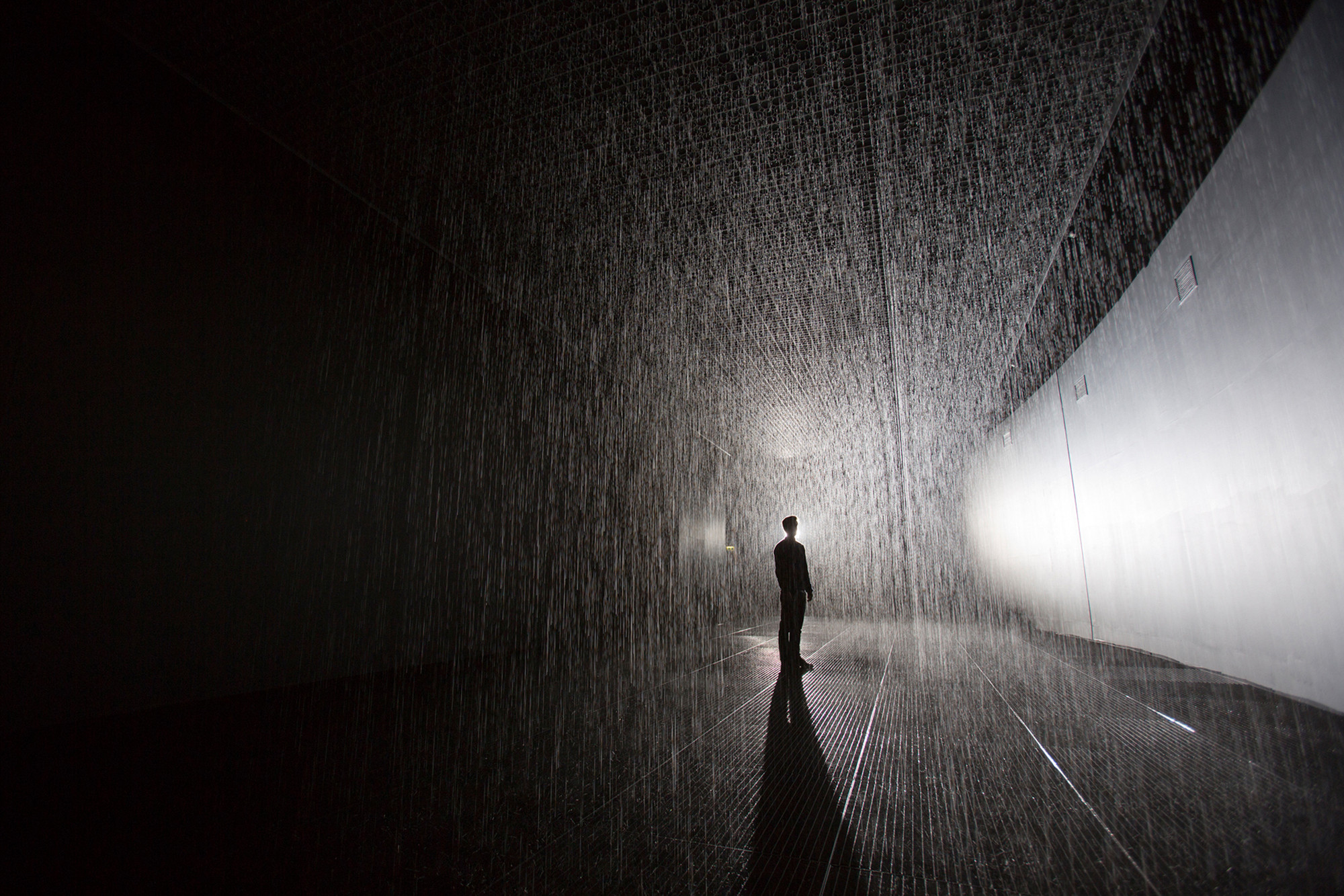 KEY IMAGE A_Random International_Rain Room (Barbican)_2012.jpg