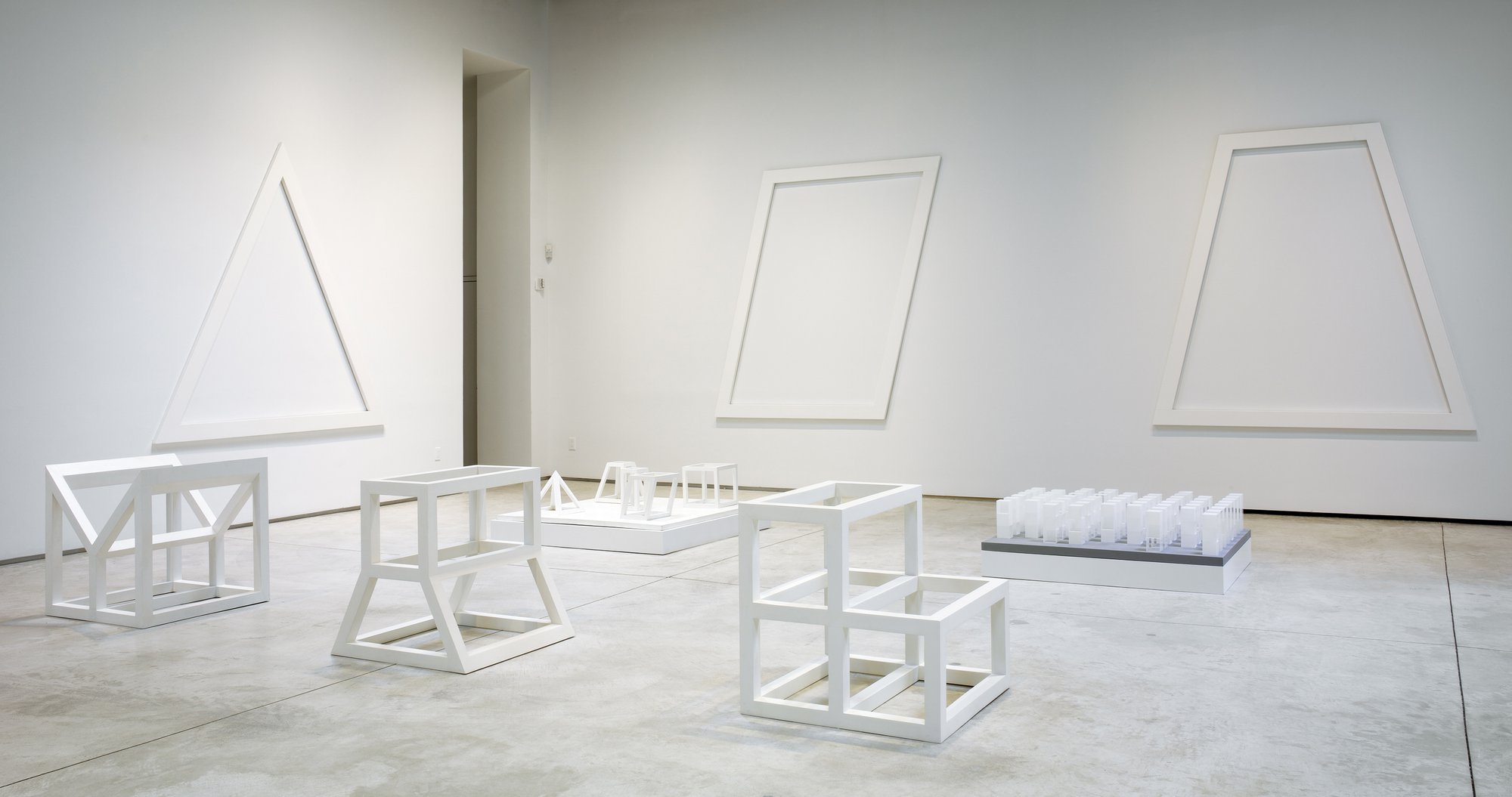 LEWITT_inst_2004_v04_25.jpg