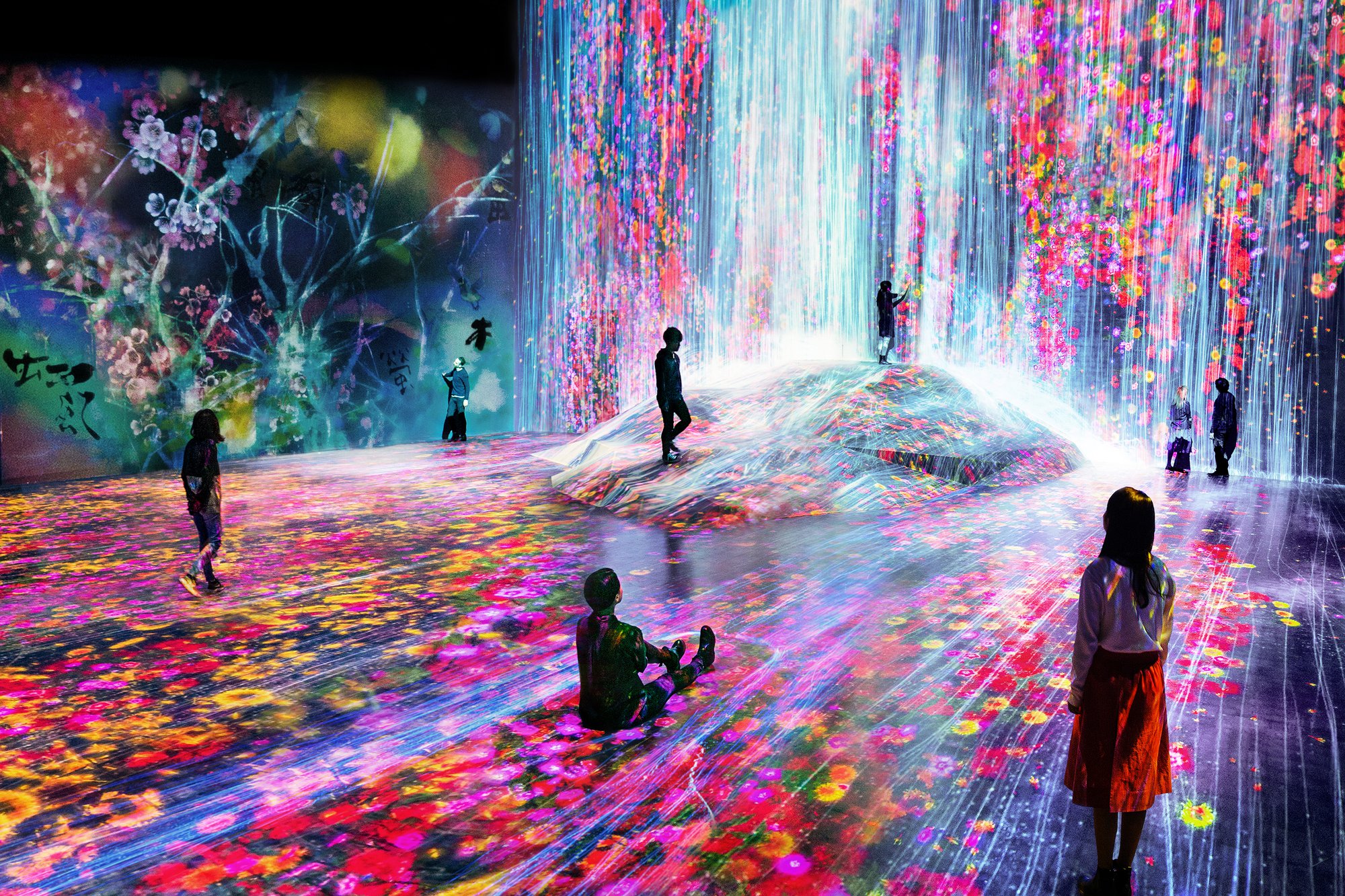 10 Bold, Colorful Pop-Up Art Installations That Are Totally On-Trend Right  Now