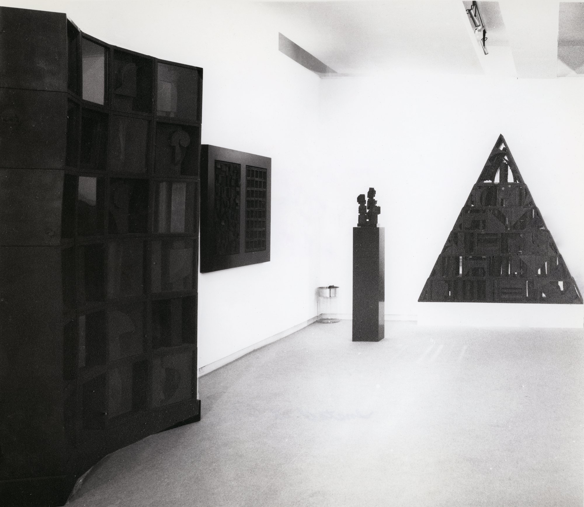 Nevelson_inst_MARCH_1964_v04.jpg
