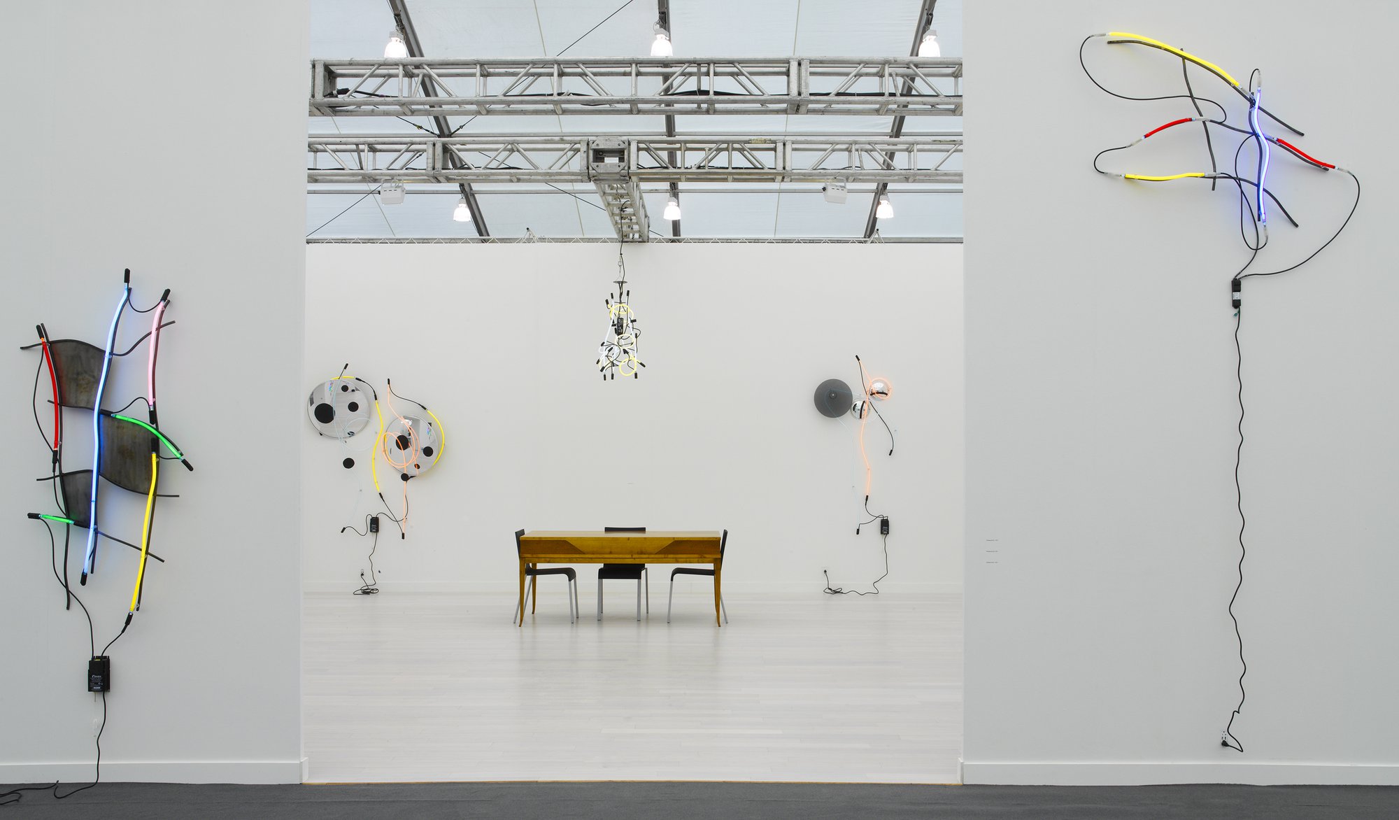 SONNIER_inst_FRIEZE_2017_v04.jpg