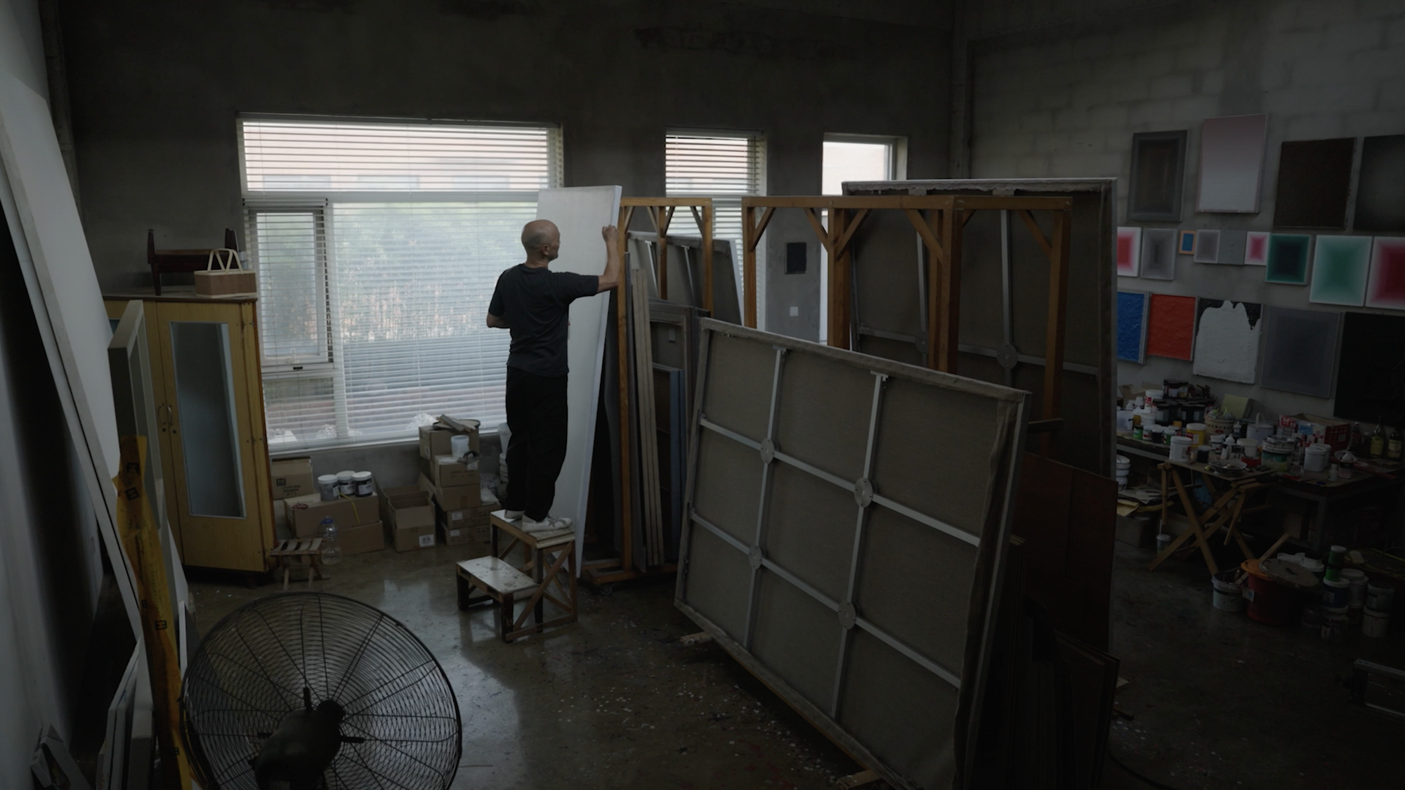 Wang Guangle on Painting the Mystery of Time