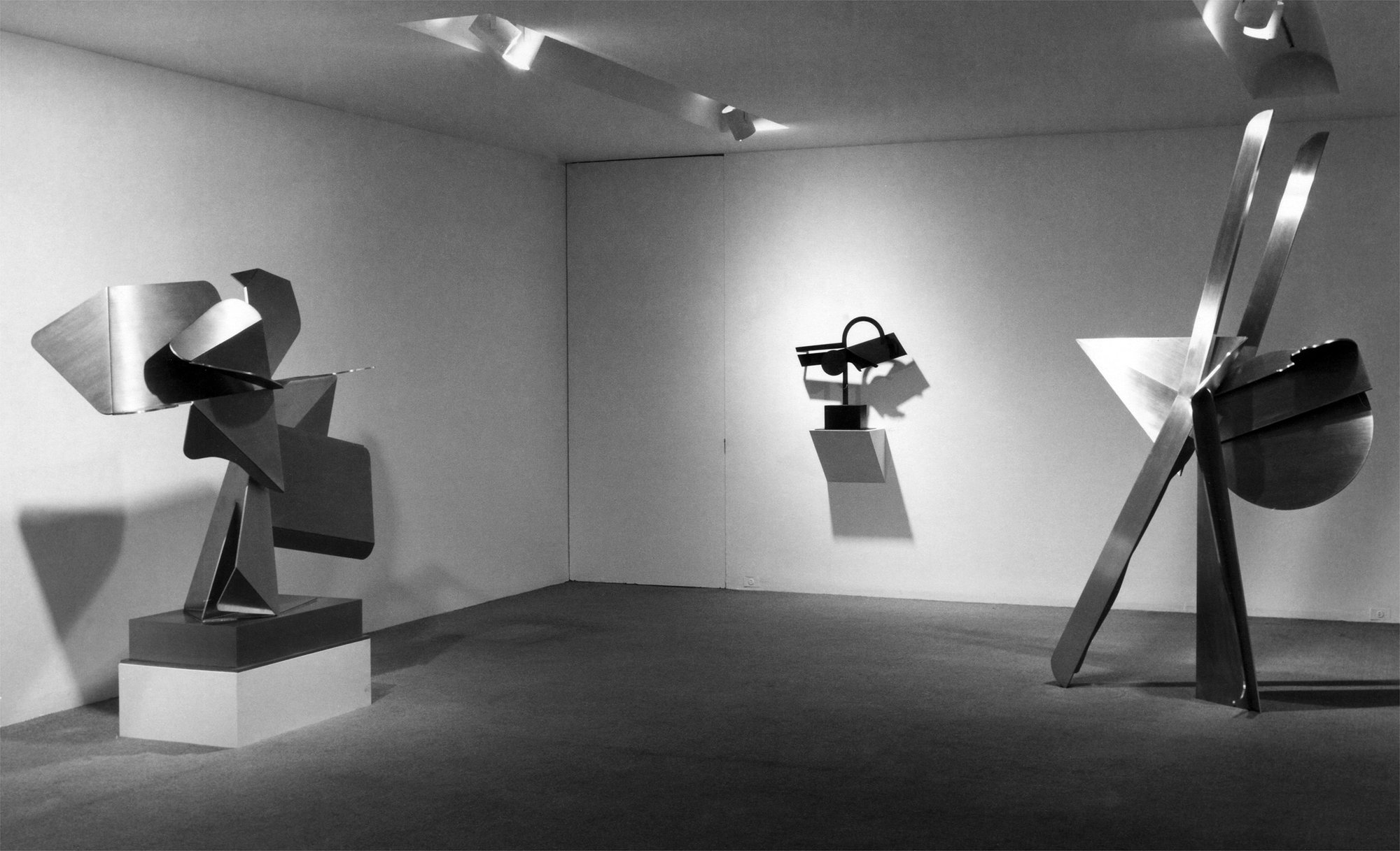 TROVA_inst_1976_v03 copy.jpg